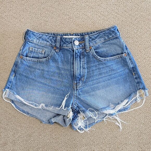 Pacsun Mom High Rise Frayed Hem Jean Shorts - Size 24 - Picture 1 of 15